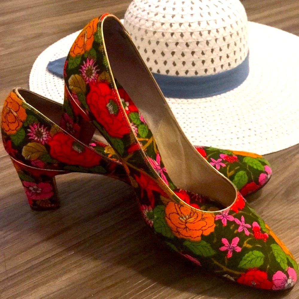 Vintage Floral Bullock's Wilshire Heels Shoes 70s